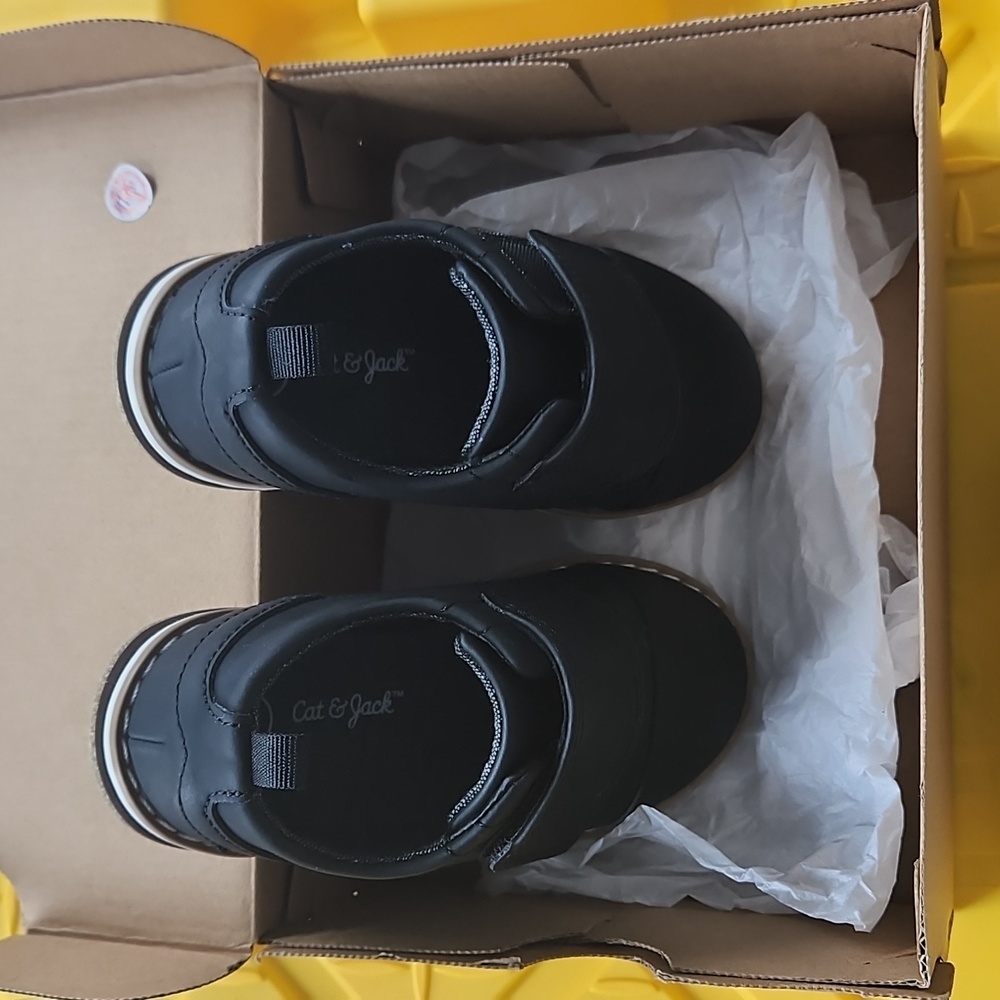 Cat & Jack (Target) Boys Shoes Size 8 - Picture 3 of 3